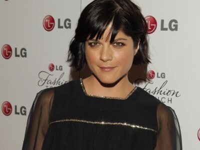 Selma Blair é presa após voo da Delta e é suspeita de agredir comissárias