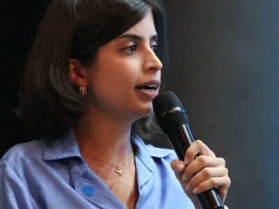 Mãe de Tabata Amaral acorda após cirurgia de emergência em SP