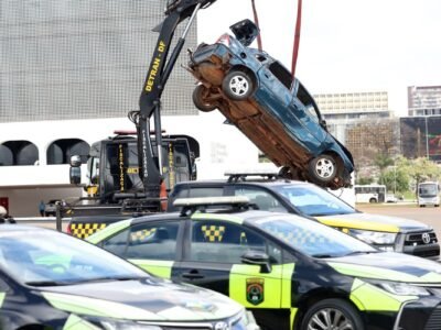 Batida entre três carros na BR-282, em Xaxim (SC), deixa um morto e três feridos
