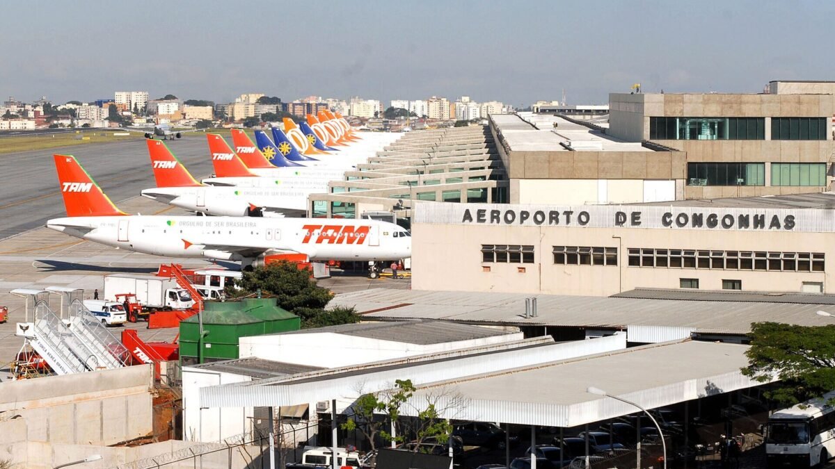 Azul investiga decolagem em Congonhas que passou sobre o sistema EMAS