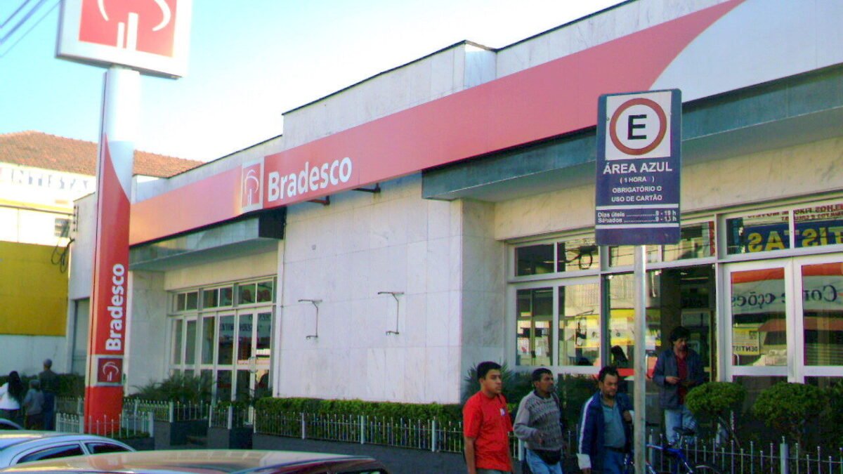 Bradesco aprova recompra de até 106,5 milhões de ações BBDC3 e BBDC4