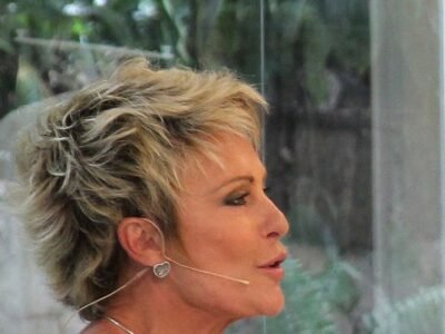 Ana Maria Braga diz à Veja que fez um aborto: “achava que não tinha outro caminho”