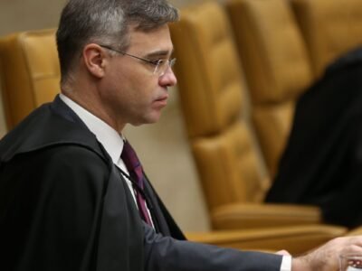 Mendonça manda CUT apagar 5 posts sobre Flávio Bolsonaro no Instagram