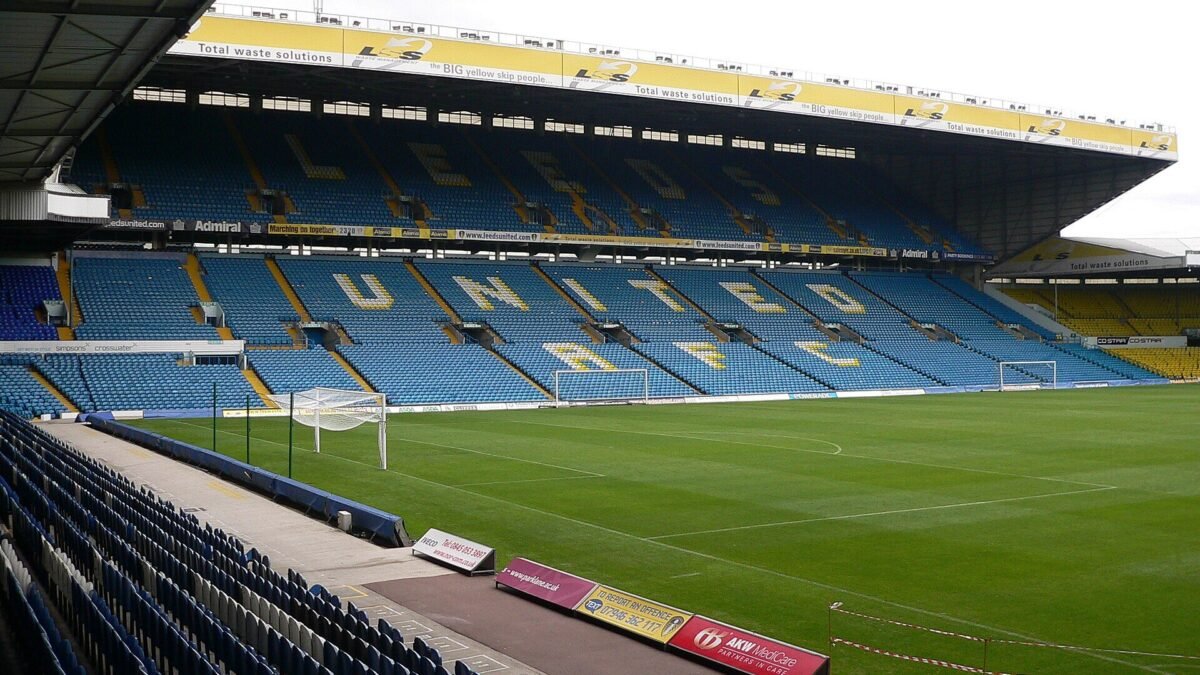Leeds x Manchester United começa às 10h na CazéTV e no Disney+