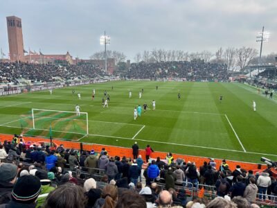 Venezia, lanterna sem pontos, recebe o Napoli neste sábado (17), às 10h