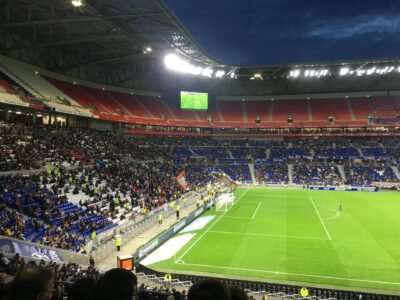 Lyon x Crystal Palace: onde assistir de graça, horário e escalações