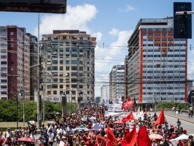 Fim da escala 6×1: jornada cai para 42 horas em dezembro e 40 no fim de 2027
