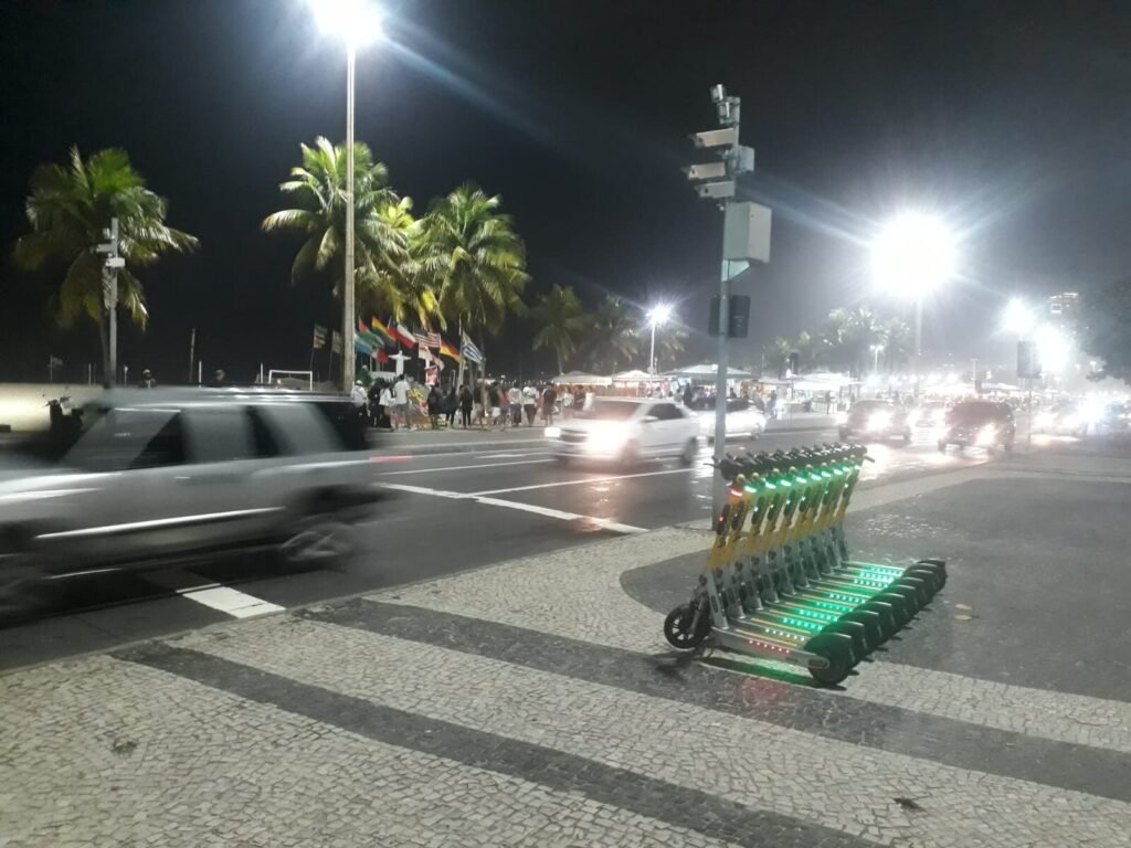 Avenida Atlântica, em Copacabana, na zona sul do Rio de Janeiro