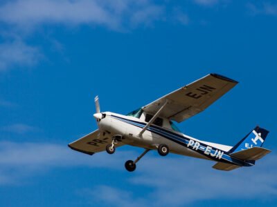 Guy Kapulnik: ator israelense e instrutor de voo morre aos 46 anos em acidente de avião
