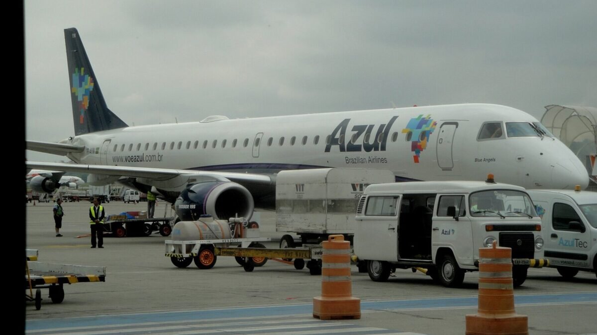 Cade aprova compra de 8% da Azul pela American Airlines por US$ 100 milhões