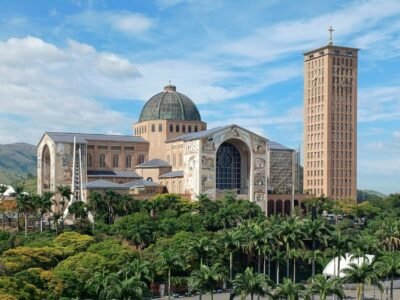Feriado de 12 de outubro: trabalho paga em dobro? Veja direitos e bancos