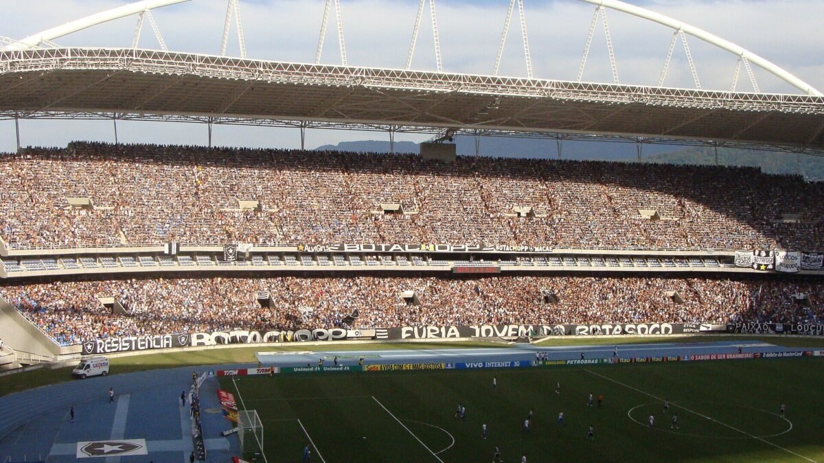 Botafogo x Chapecoense: Tiquinho abre o placar no Nilton Santos; onde assistir