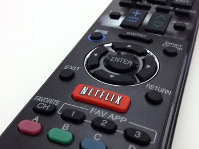 Netflix aumenta preços no Brasil: Premium vai a R$ 71,90 e plano com anúncios sobe 23,9%