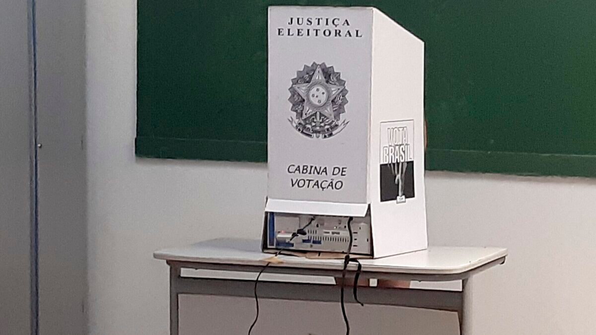 Datafolha para presidente sai hoje às 18h30; na última rodada, Flávio tinha 52% dos válidos