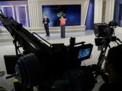 Pilar quer que Ingrid seduza Heitor para ficar com apartamento em Quem Ama Cuida