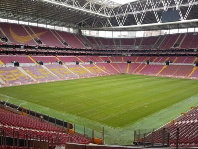 Galatasaray vence o Kasımpaşa por 3 a 1 com dois gols nos acréscimos