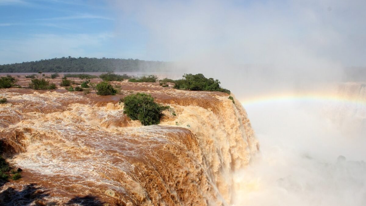 Setembro tem recorde de chuva em 18 estações do Paraná; El Niño mantém alerta até dezembro