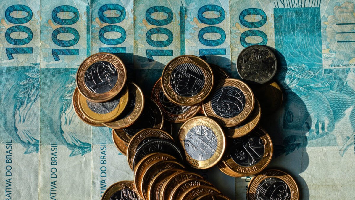 PF apreende R$ 305 mil em espécie após saque em agência de Rio Grande (RS)