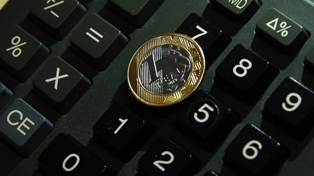Contas públicas fecham agosto com déficit de R$ 10 bi; dívida bruta sobe para 82,9% do PIB