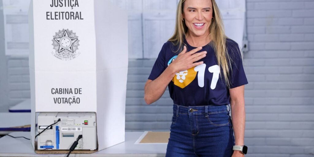 Celina Leão vota no CEF 01 do Lago Norte em Brasília