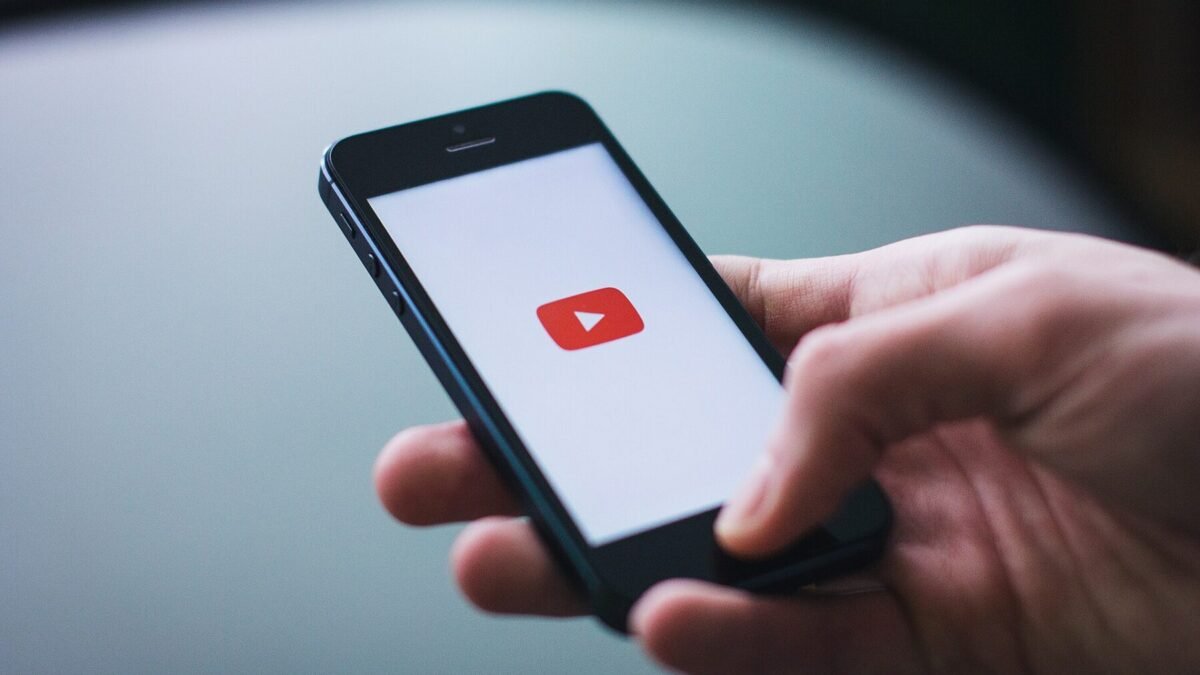 YouTube vai reduzir a recomendação de Shorts sem conteúdo original