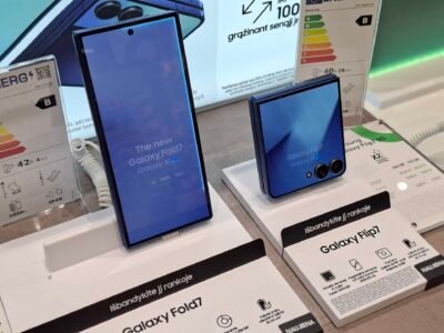 Samsung Galaxy W27 aparece em azul e dourado; lançamento na China pode ser em 29 de outubro