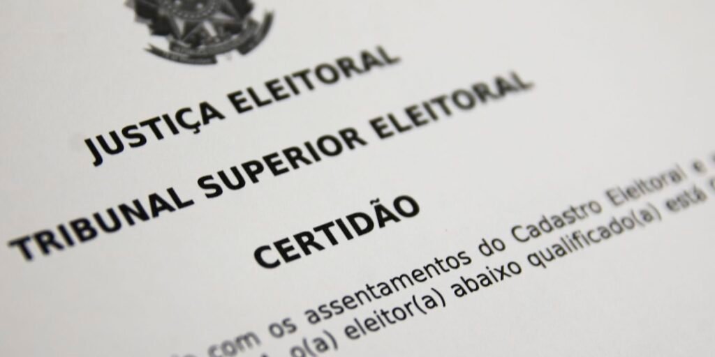 Certidão do Tribunal Superior Eleitoral sobre a mesa