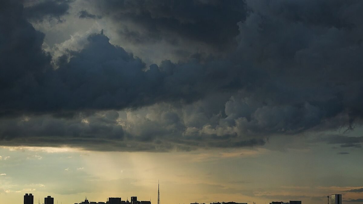 Alerta de tempestade vale para os 79 municípios de MS até as 23h59 desta quinta