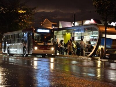 Defesa Civil de SP renova alerta de chuva forte para terça (13) a quinta (15)