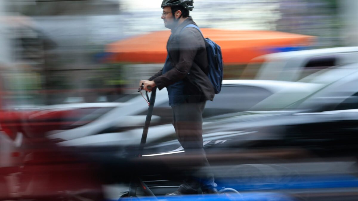 Homem é detido após atropelar duas crianças em ciclovia de Ilhabela, no litoral de SP