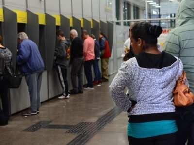 Feriado de 12 de outubro: bancos, INSS, Correios e B3 fecham na segunda; Pix funciona normalmente
