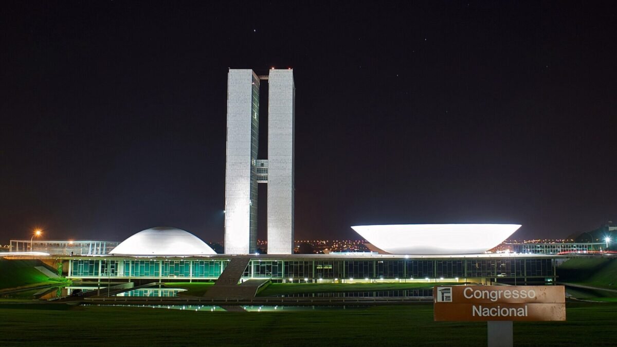 Congresso promulga aposentadoria especial de agentes de saúde com idade menor que a do INSS