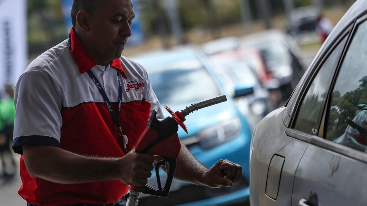 Governo zera PIS/Cofins da gasolina por um mês e mantém subsídio ao etanol