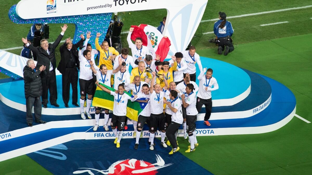 Corinthians anuncia Shopee como patrocinadora máster no Brasileirão; valor não foi divulgado