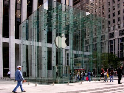 iPhone Duo, primeiro dobrável da Apple, abre pré-venda no Brasil de R$ 21.999 a R$ 30.999