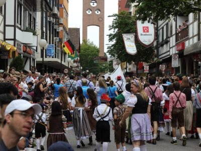 Oktoberfest Blumenau 2026: festa vai até 25 de outubro com Jogos Germânicos no Schützenplatz