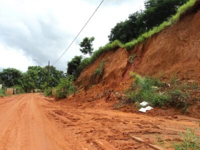 PR-281 está totalmente interditada após queda de barreira entre Realeza e Planalto