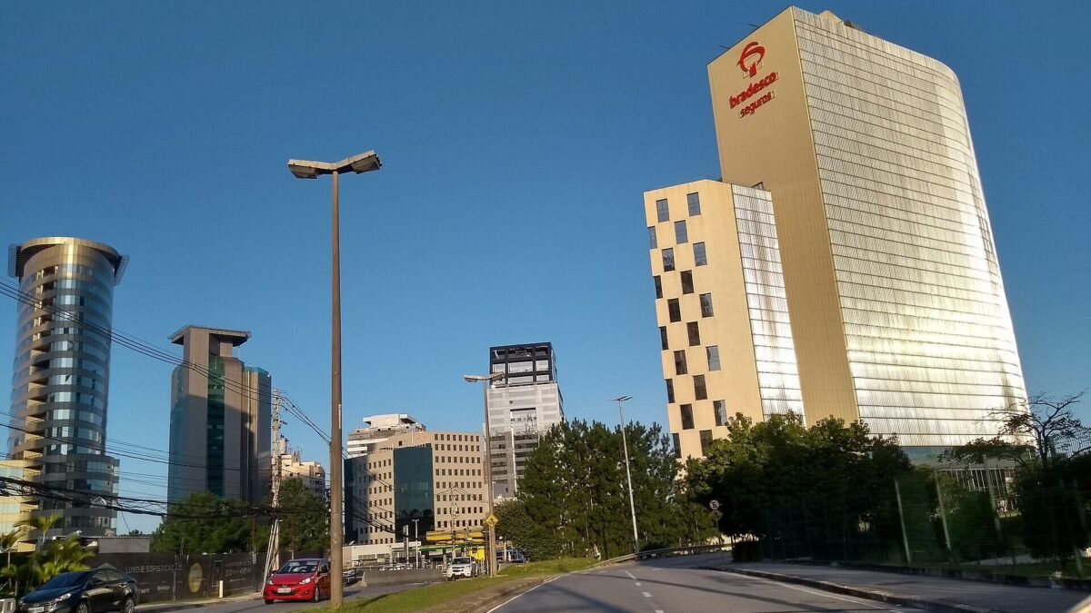 Bradsaúde (SAUD3) lucra R$ 1,075 bi no 3º trimestre e aprova R$ 1 bi em dividendos