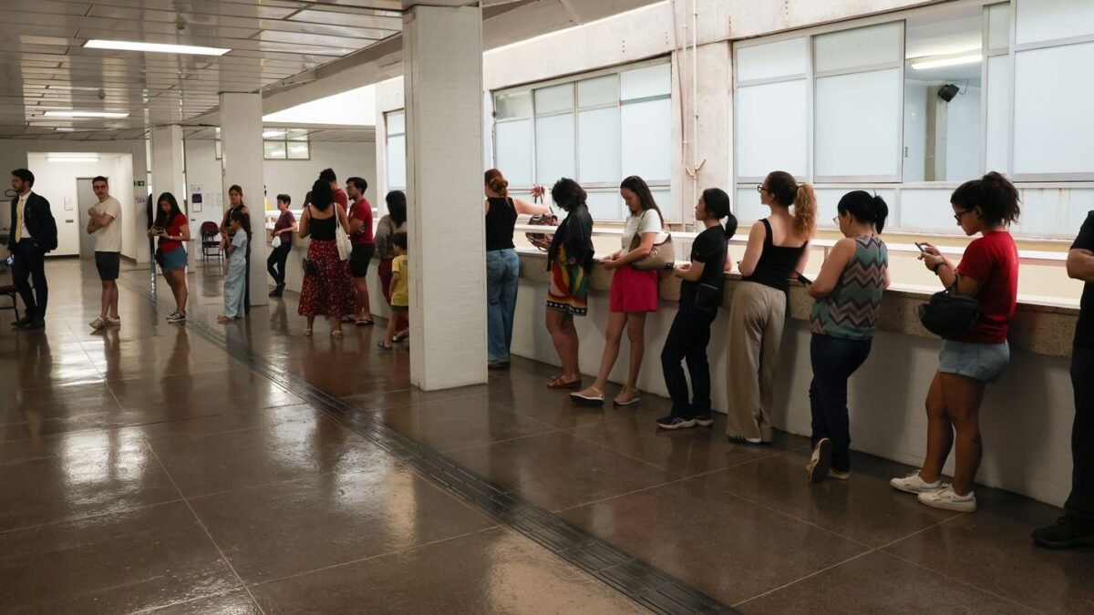 2,9 milhões de eleitores do ES votam para governador neste domingo (25), das 8h às 17h