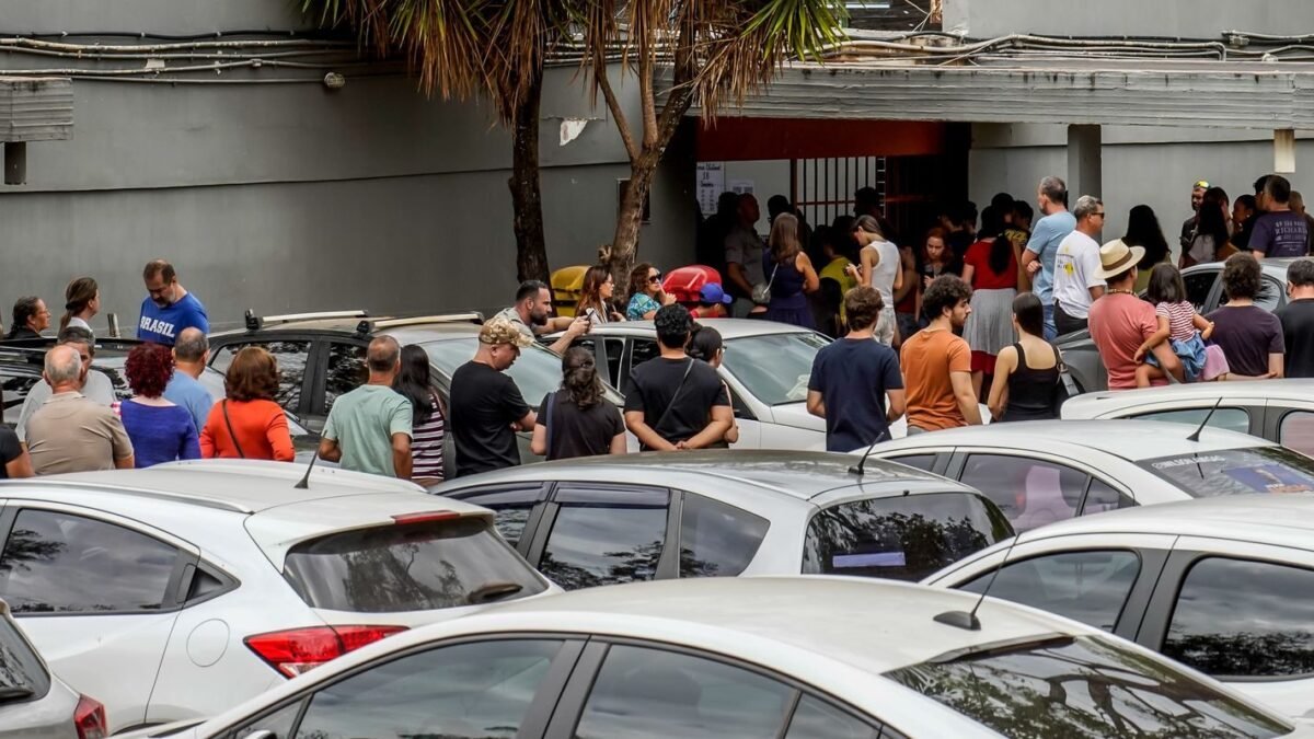 Datafolha do 2º turno: Flávio Bolsonaro tem 47% e Lula, 45%; nos válidos, 51% a 49%