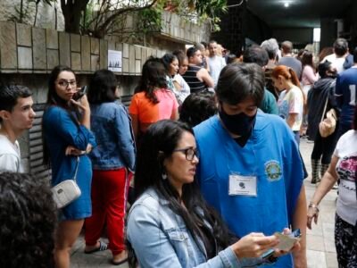 Datafolha: Paes tem 49% e Ruas 40% dos votos válidos no Rio; diferença cai para 9 pontos