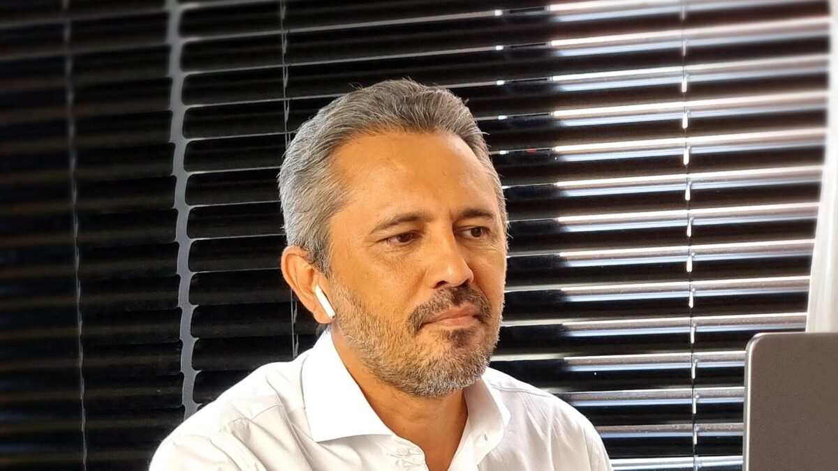Elmano de Freitas lidera para governador no Ceará; veja senadores e deputados eleitos
