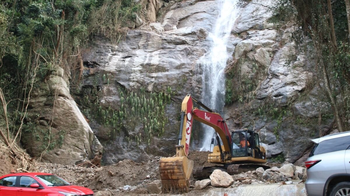BR-280 é bloqueada por deslizamento em Corupá (SC)