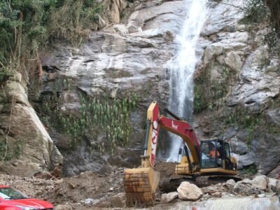 BR-280 é bloqueada por deslizamento em Corupá (SC)