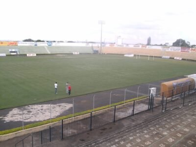 Com goleiro expulso aos 14 minutos, Inter perde por 2 a 0 para o Mirassol