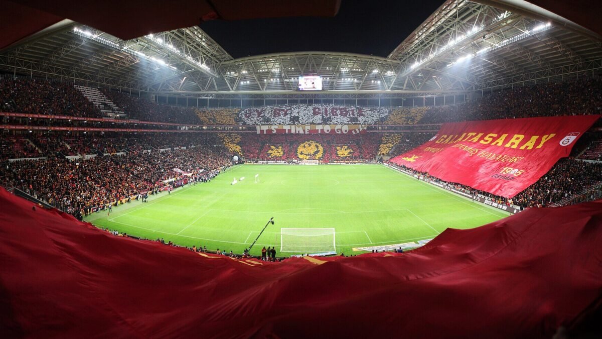 Galatasaray x Fenerbahçe hoje, às 15h30: onde assistir e quanto custa ingresso