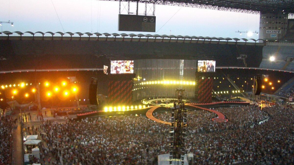 U2 marca terceiro show em São Paulo para 14 de março; venda começa nesta sexta