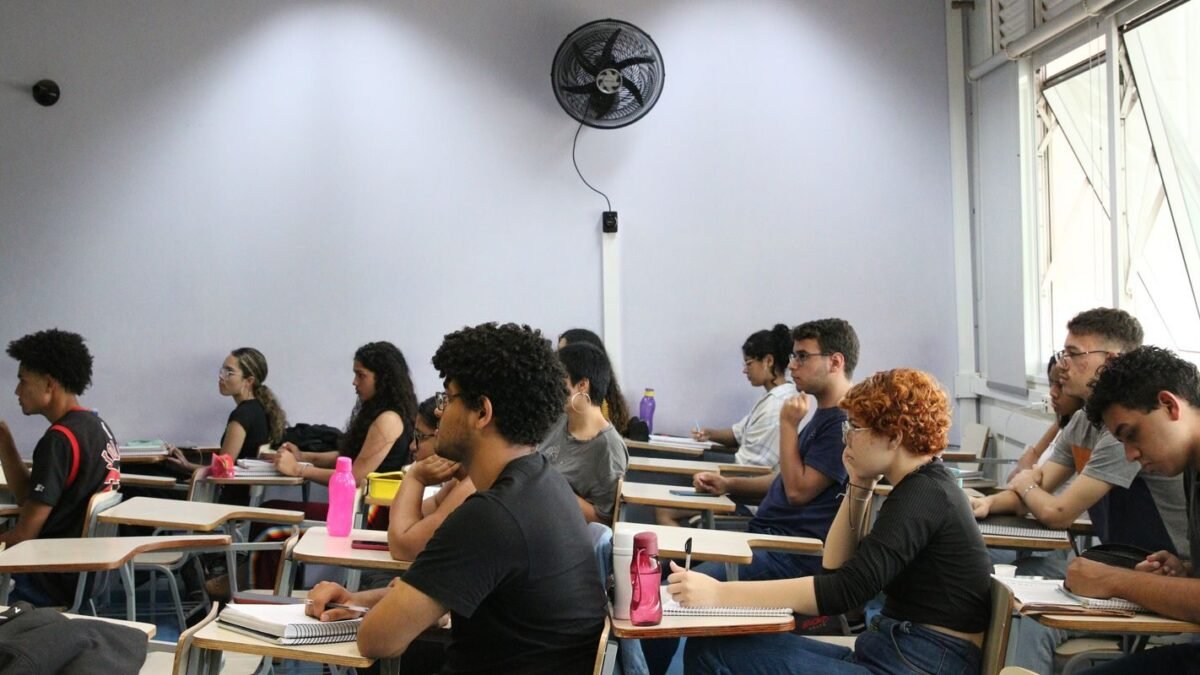 Fuvest 2027: locais da 1ª fase saem; 106 mil fazem a prova em 1º de novembro