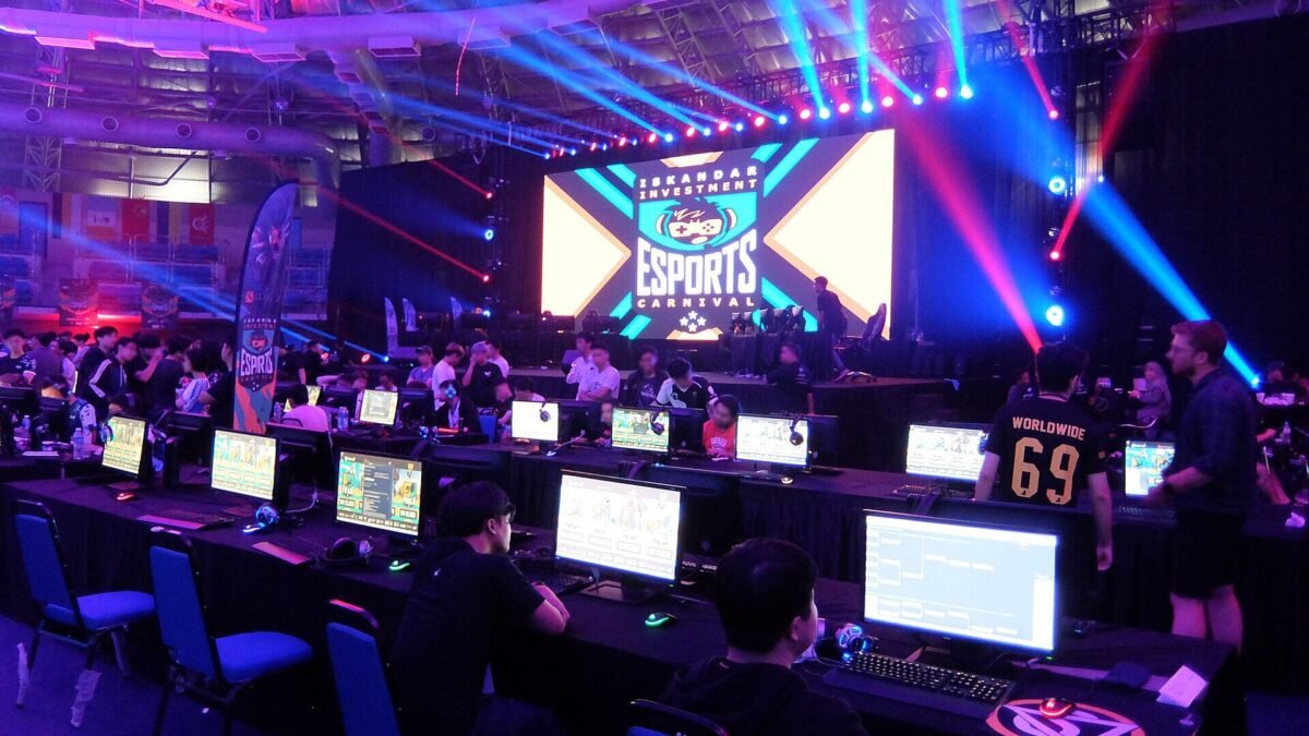 Ex-diretor da Twitch diz que esports copiaram esporte tradicional e atrasaram co-streaming