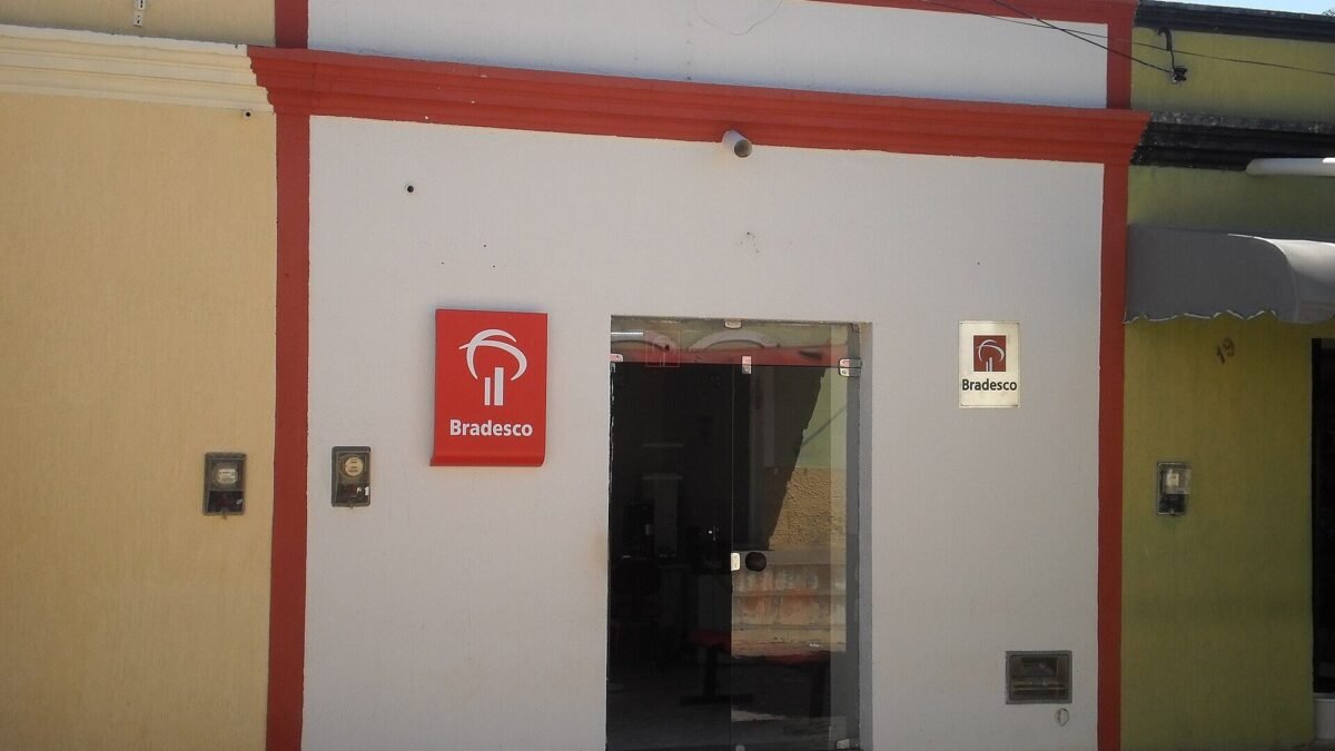 Bradesco aprova recompra de até 106,5 milhões de ações, incluindo BBDC4